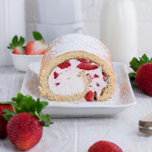 Protein Erdbeer-Biskuitrolle