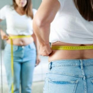 Bauchfett verlieren: Strategien für Gesundheit und Wohlbefinden