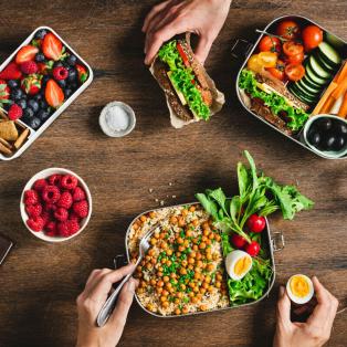 Kalorientabelle für Lebensmittel: Deine Liste zum Kalorientracken