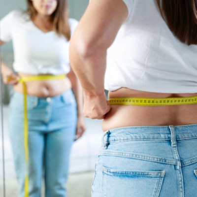 Bauchfett verlieren: Strategien für Gesundheit und Wohlbefinden