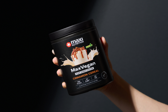 maxinutition-maxvegan-cinnamon-cereal-hand