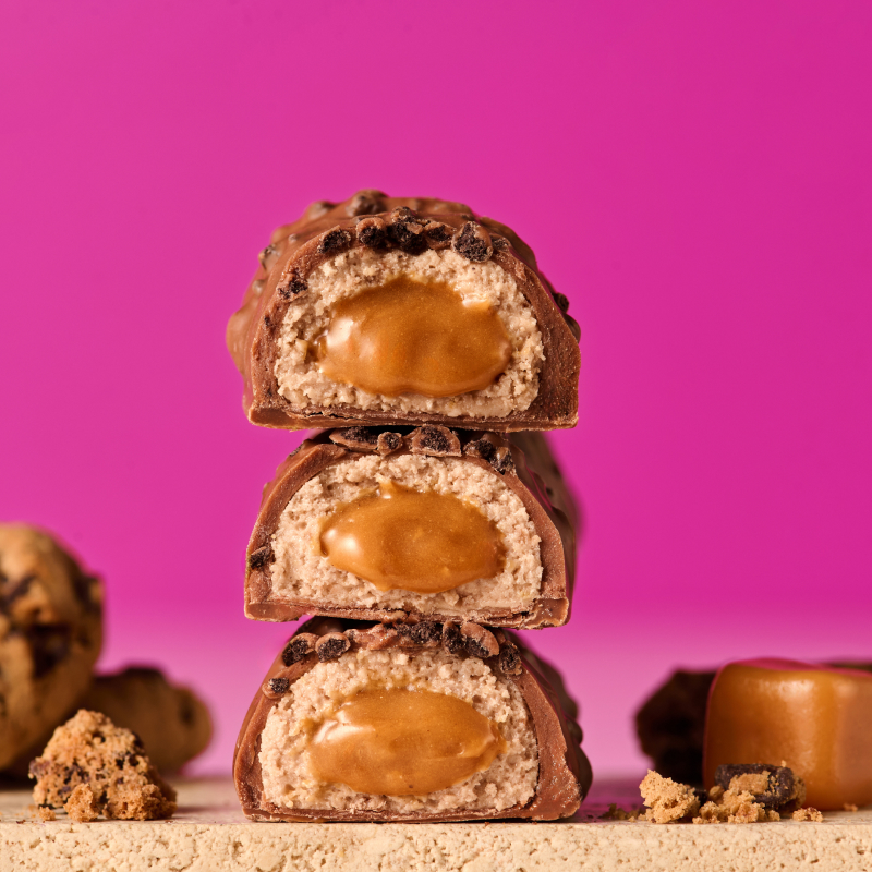maxinutrition-creamy-core-protein-bar-cookie-caramel- anschnitt