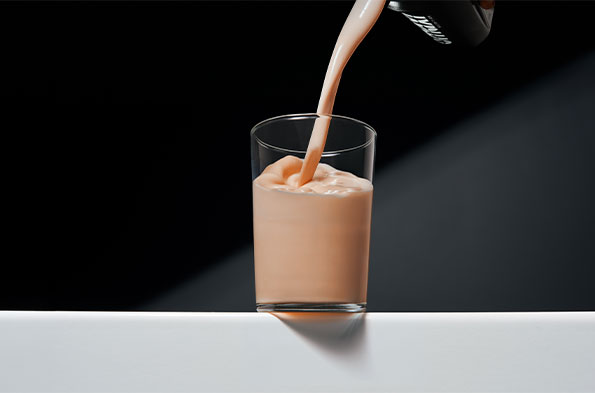 maxinutrition-creamy-protein-shake-caramel-zubereitung