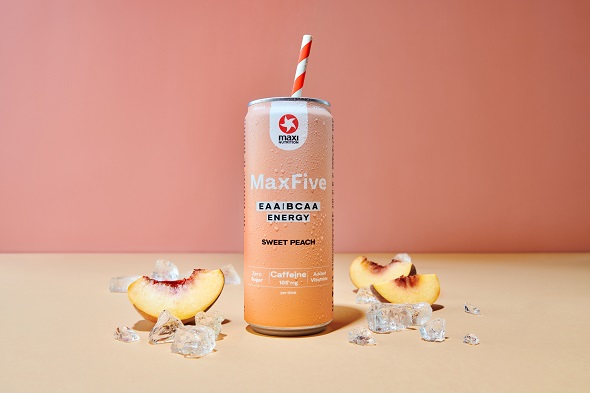maxinutrition-eaa-bcaa-energy-drink-sweet-peach-gekuehlt-mit-pfirsisch-und-strohhalm