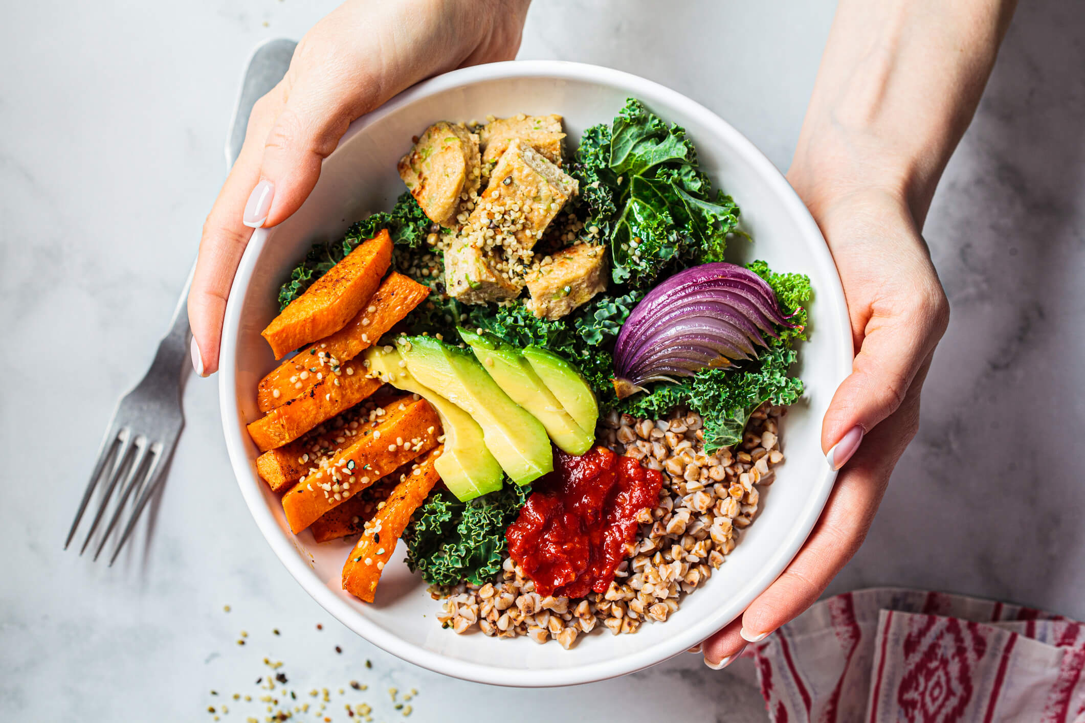 maxinutrition-ernaerungsformen-veganer-salat