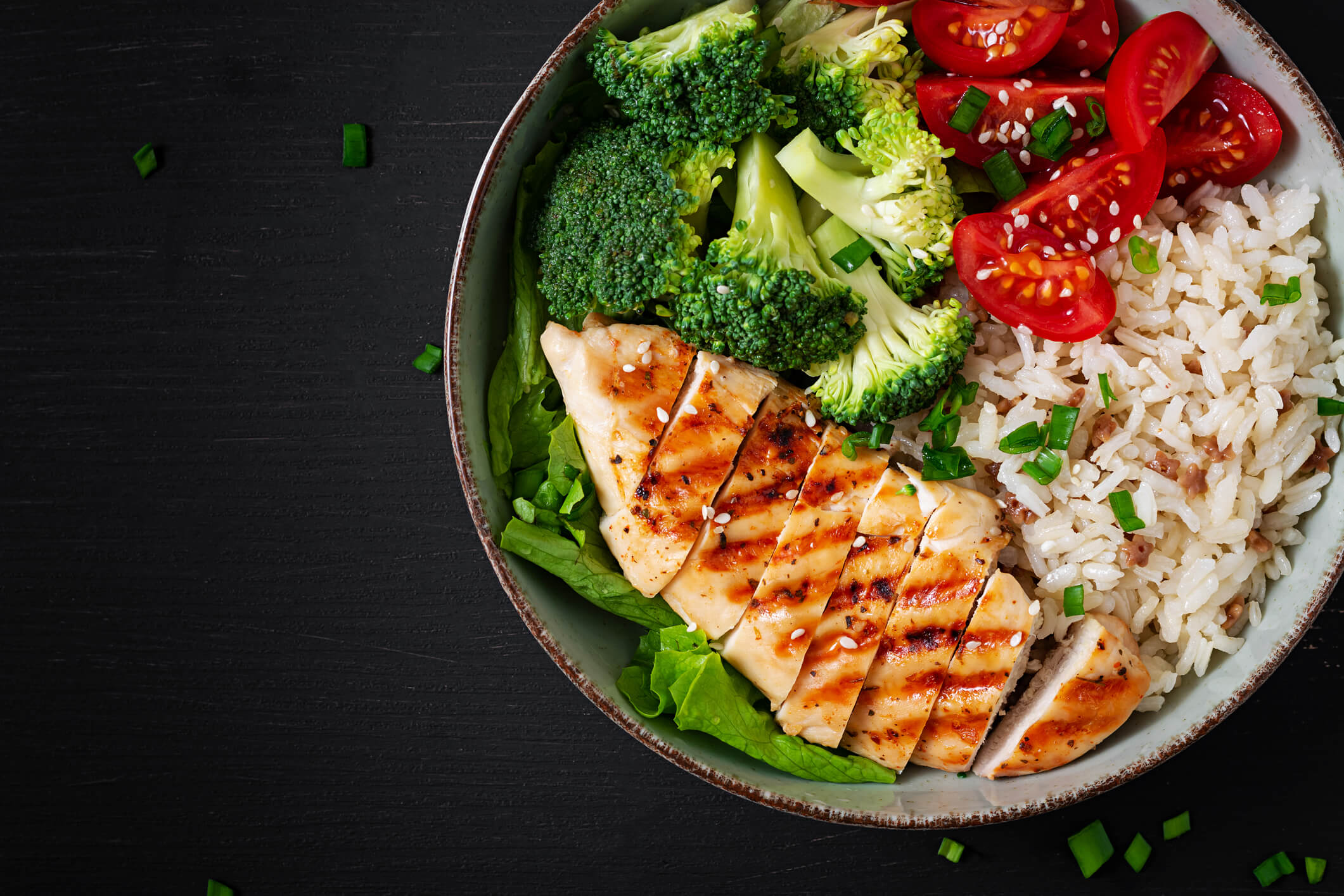 maxinutrition-gesund-abnehmen-gegrillte-hänchenbrsut-mit-reis-und-gemüse_