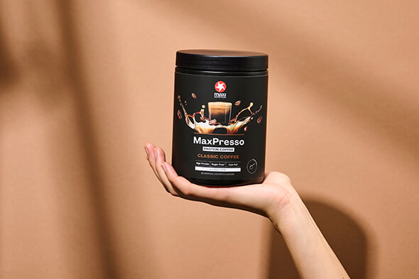 maxinutrition-maxpresso-in-der-hand