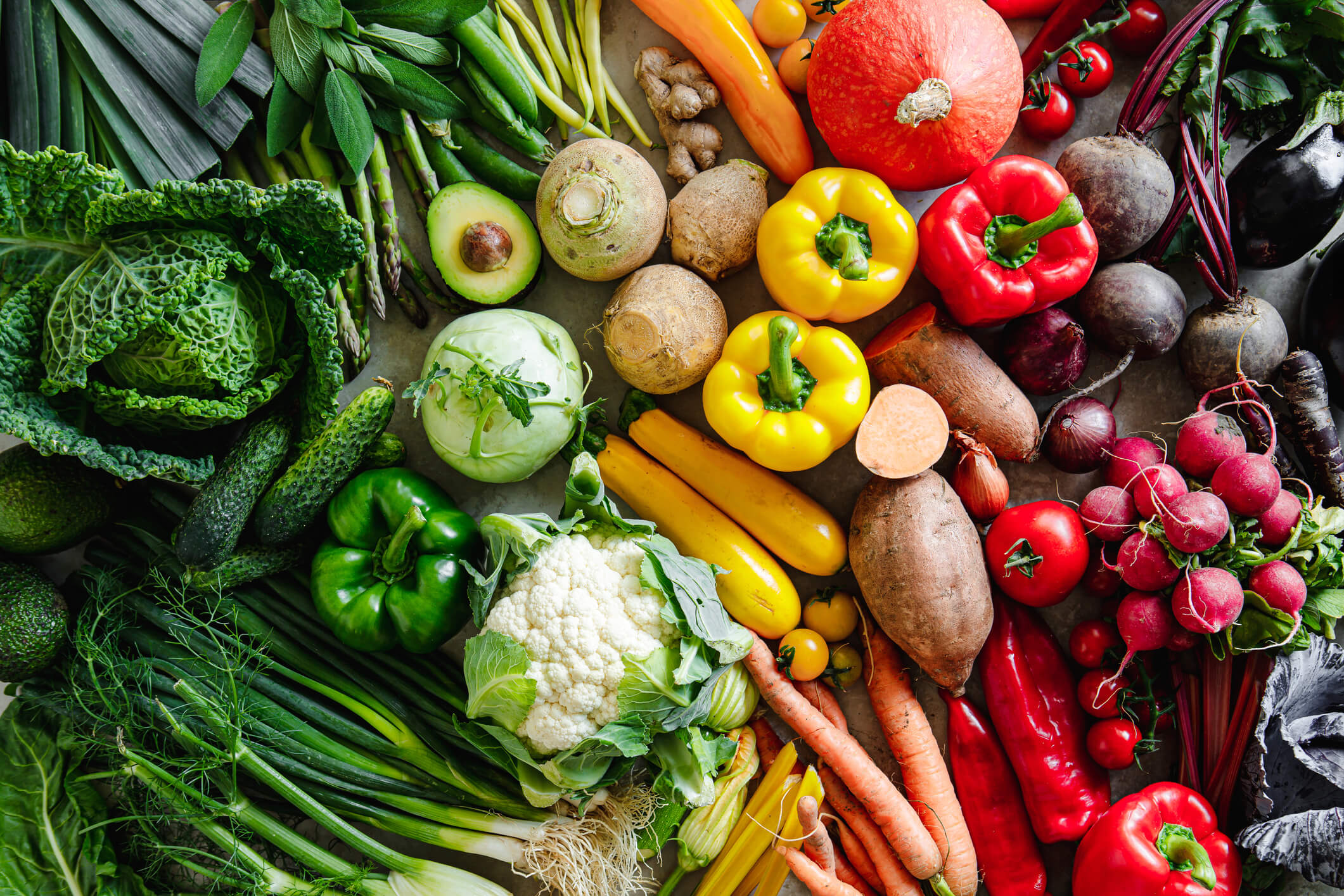 maxinutrition-muskelaufbau-und-ernährung-verschiedene-gemüse-und-salat-sorten